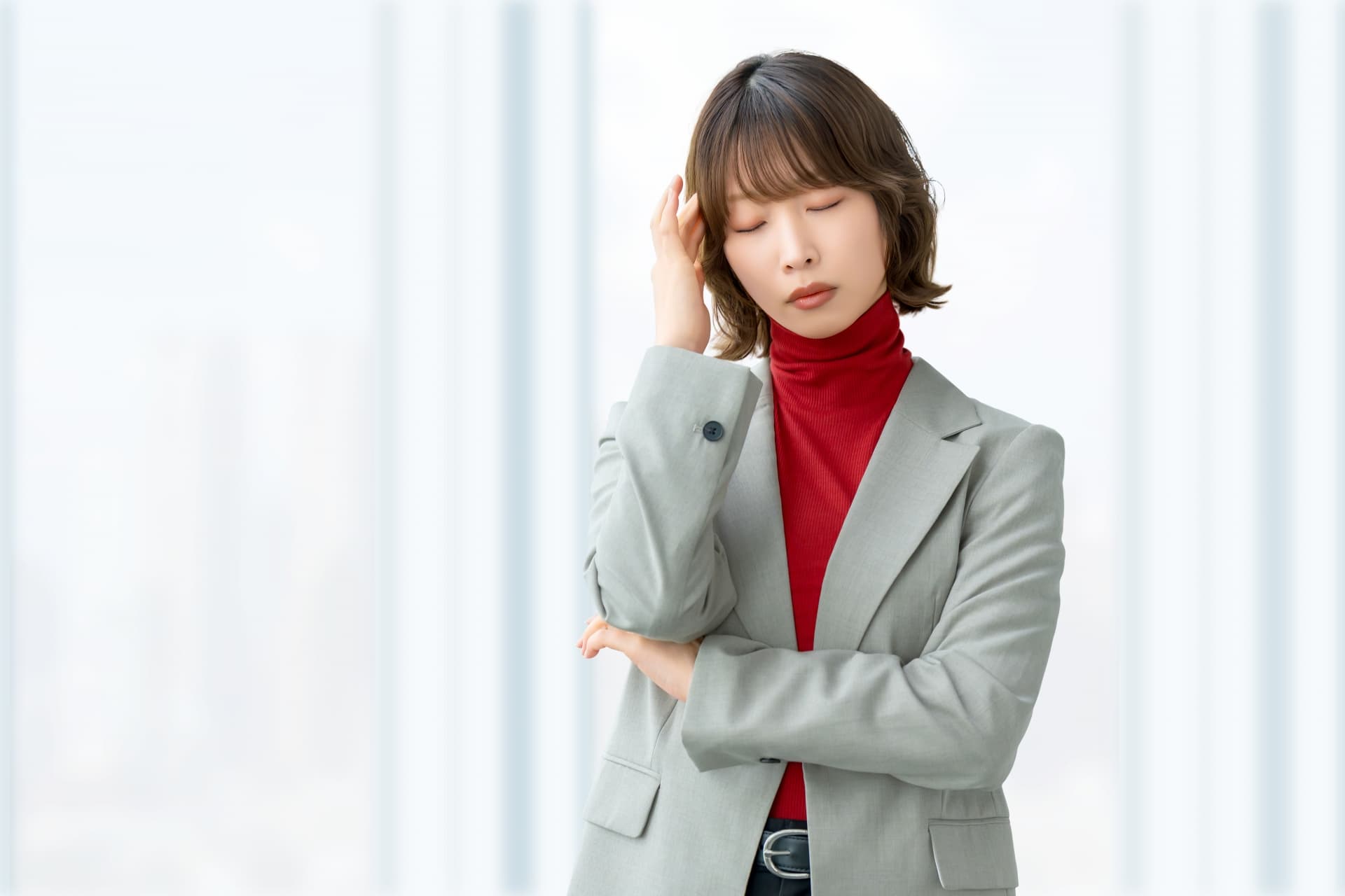 仕事で悩む女性